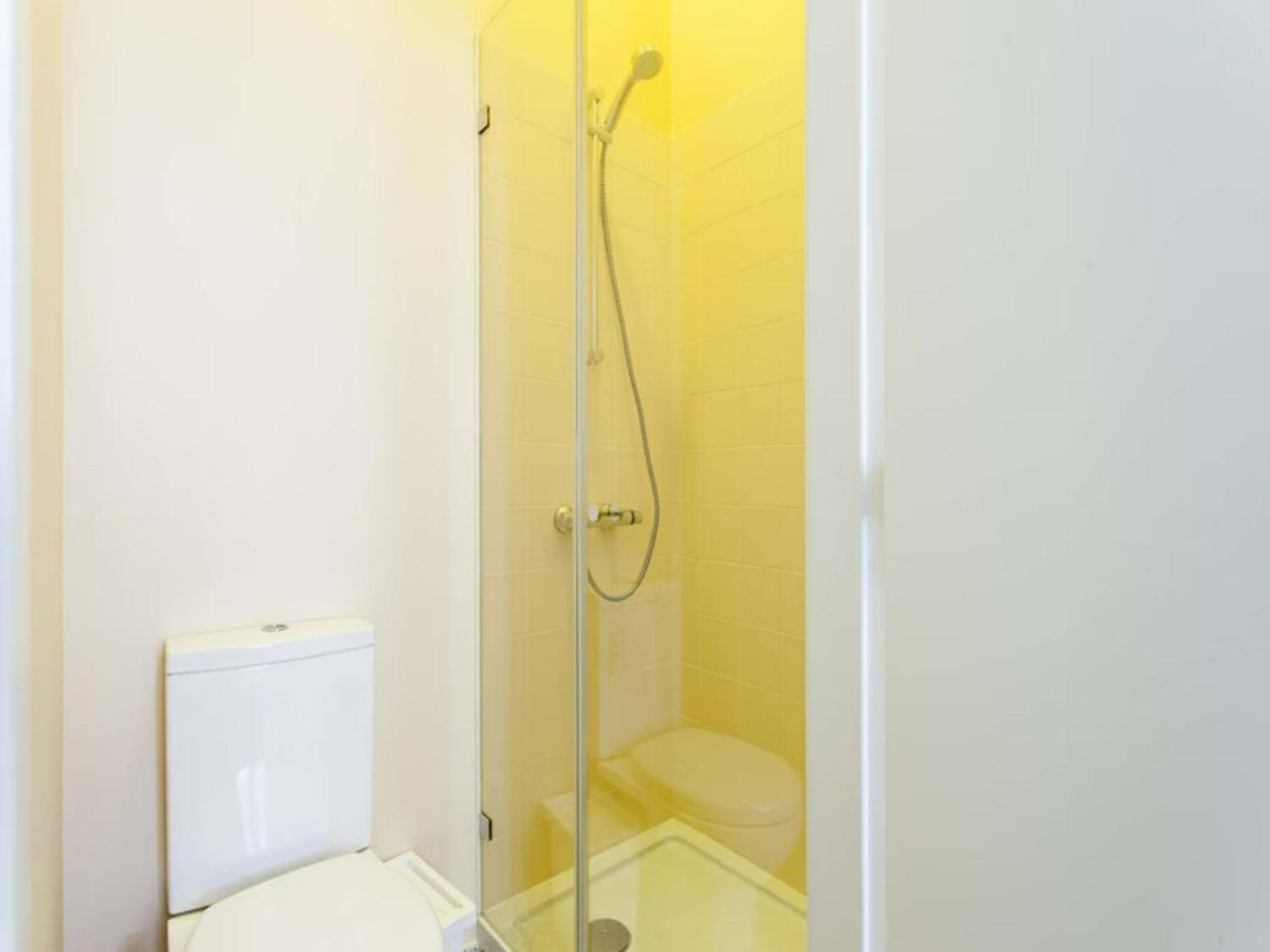 2 Bedroom Located Heart Of Apartment